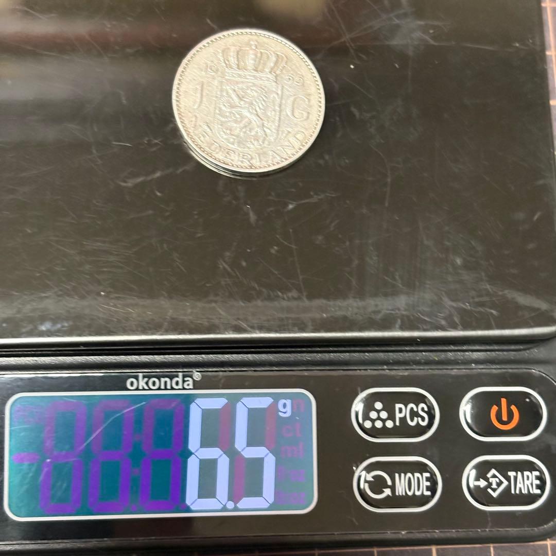 銀貨オランダ旧貨幣2.5ギルダー1959 &1ギルダー1955の2枚とオマケ3枚