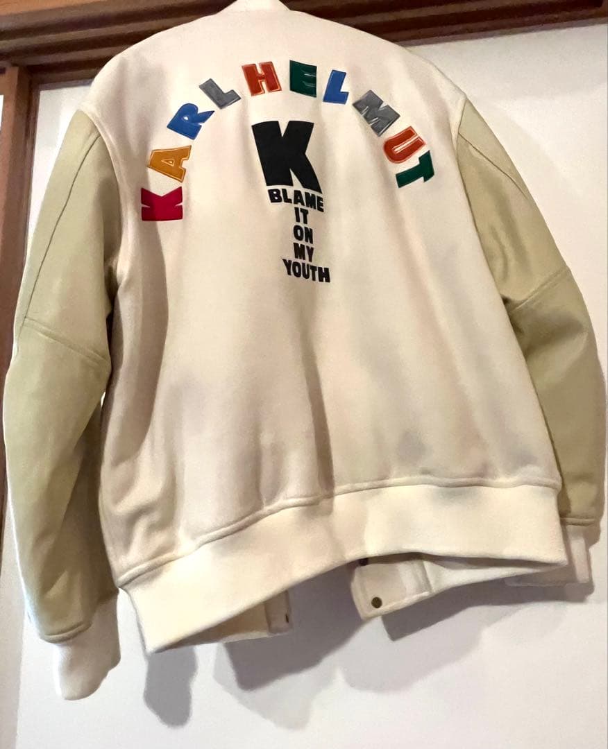 KARL HELMUT ロゴアップリケ使いレザージャケット ホワイト・ベージュ