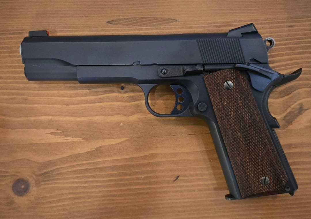 バイオハザード8 ヴィレッジ「 M1911 」東京マルイ MEUピストル - メルカリ