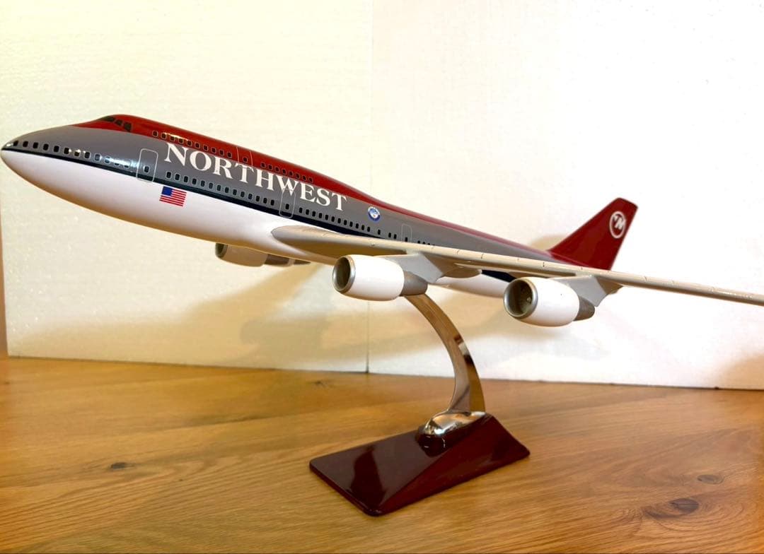 ノースウェスト航空　模型　ボーイング747 B747-400