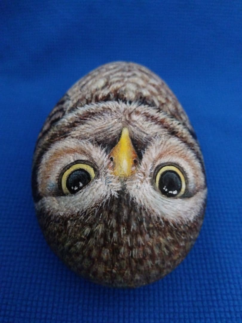 ストーンアート作品：　幸せを呼ぶフクロウ main_02.jpg