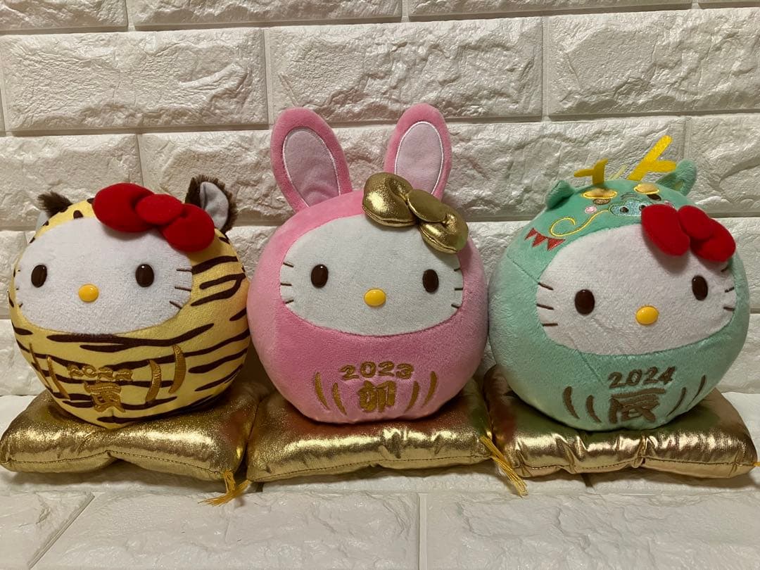 非売品】ヤクルト ハローキティ干支キティぬいぐるみ 3個セット - メルカリ
