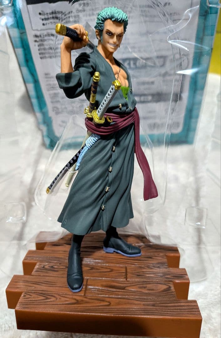 ワンピース一番くじ　ロマンスドーン 麦わらの一味フィギュアセット