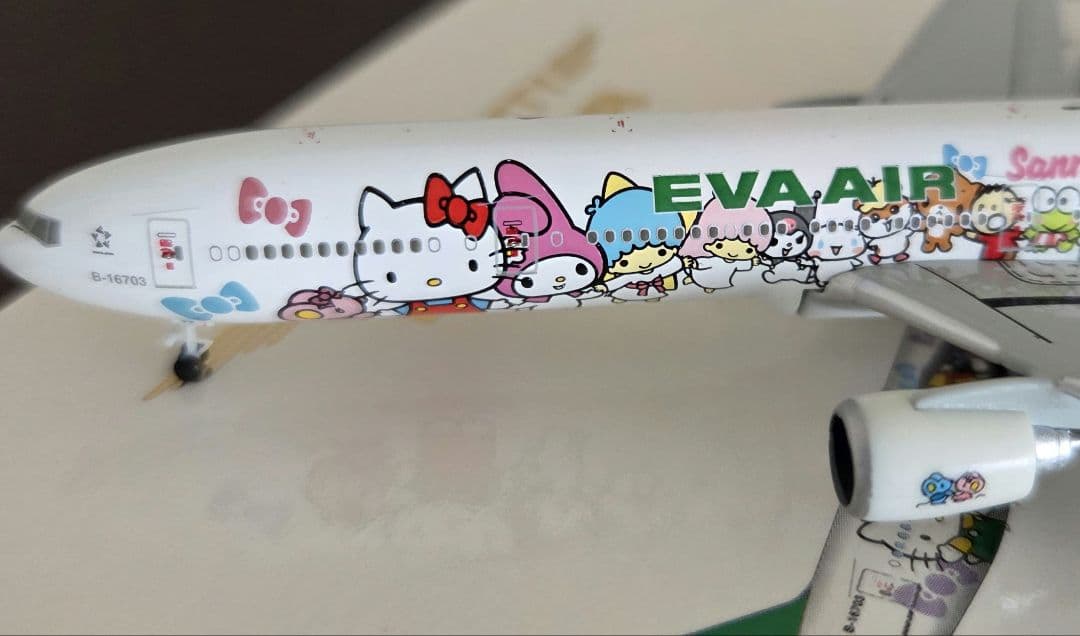 EVA AIR エバー航空 777-300ER ハローキティ Ph 1:500 - メルカリ