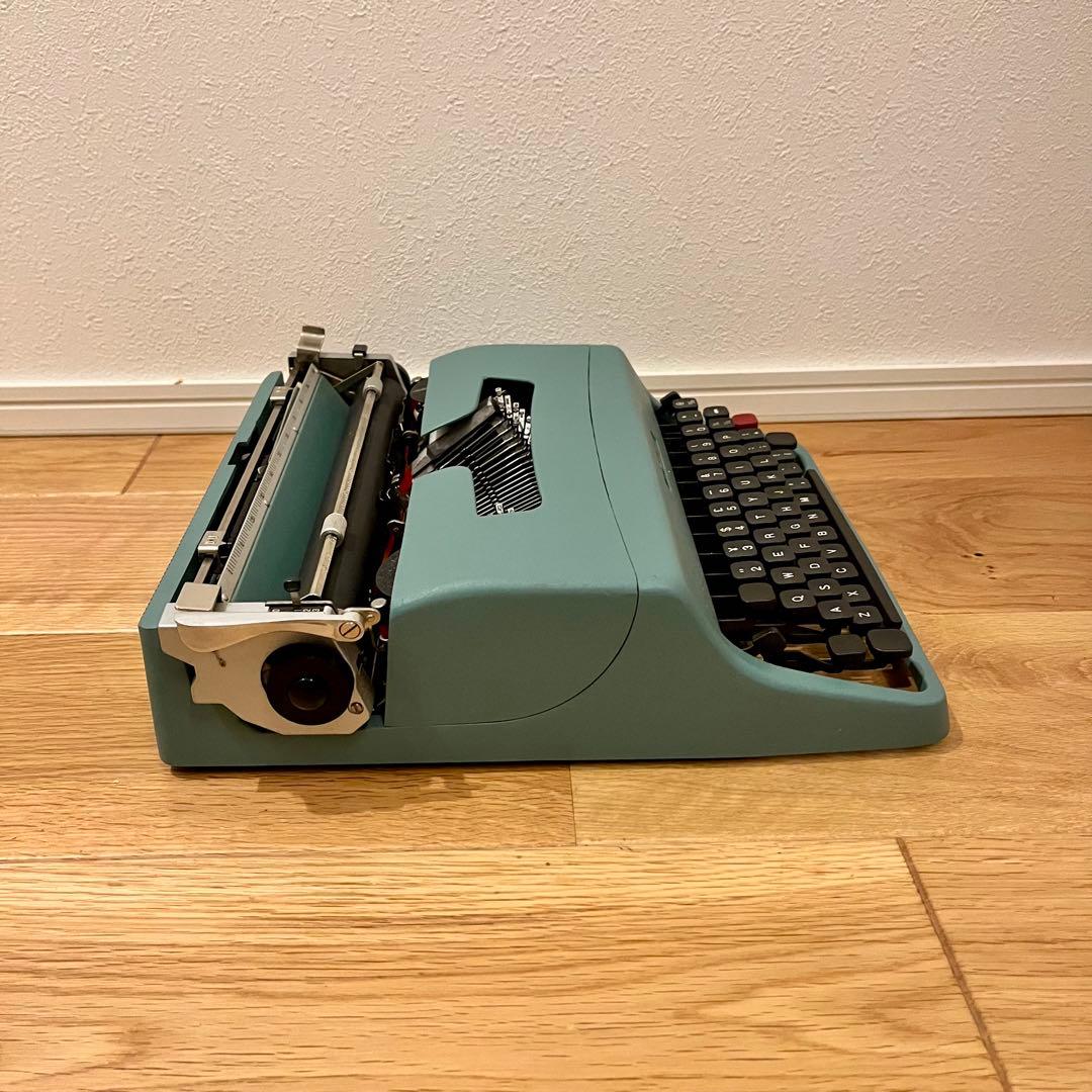 昭和レトロ】Olivetti オリベッティ レッテラ 32 【タイプライター