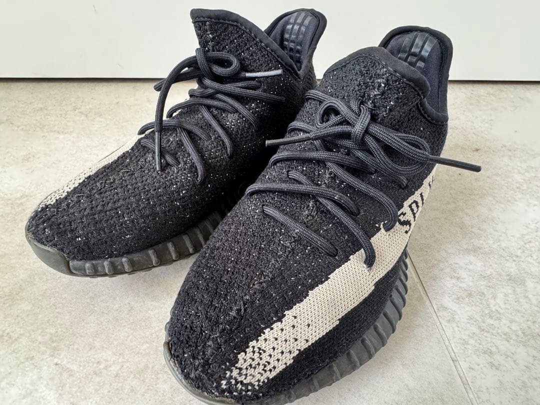 Yeezy Boost 350 V2 Oreo US10 (28cm) - メルカリ