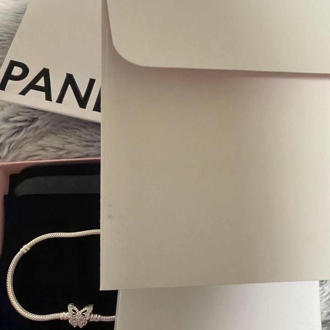 お値下げしました】Pandora バタフライチェーンブレスレット - メルカリ