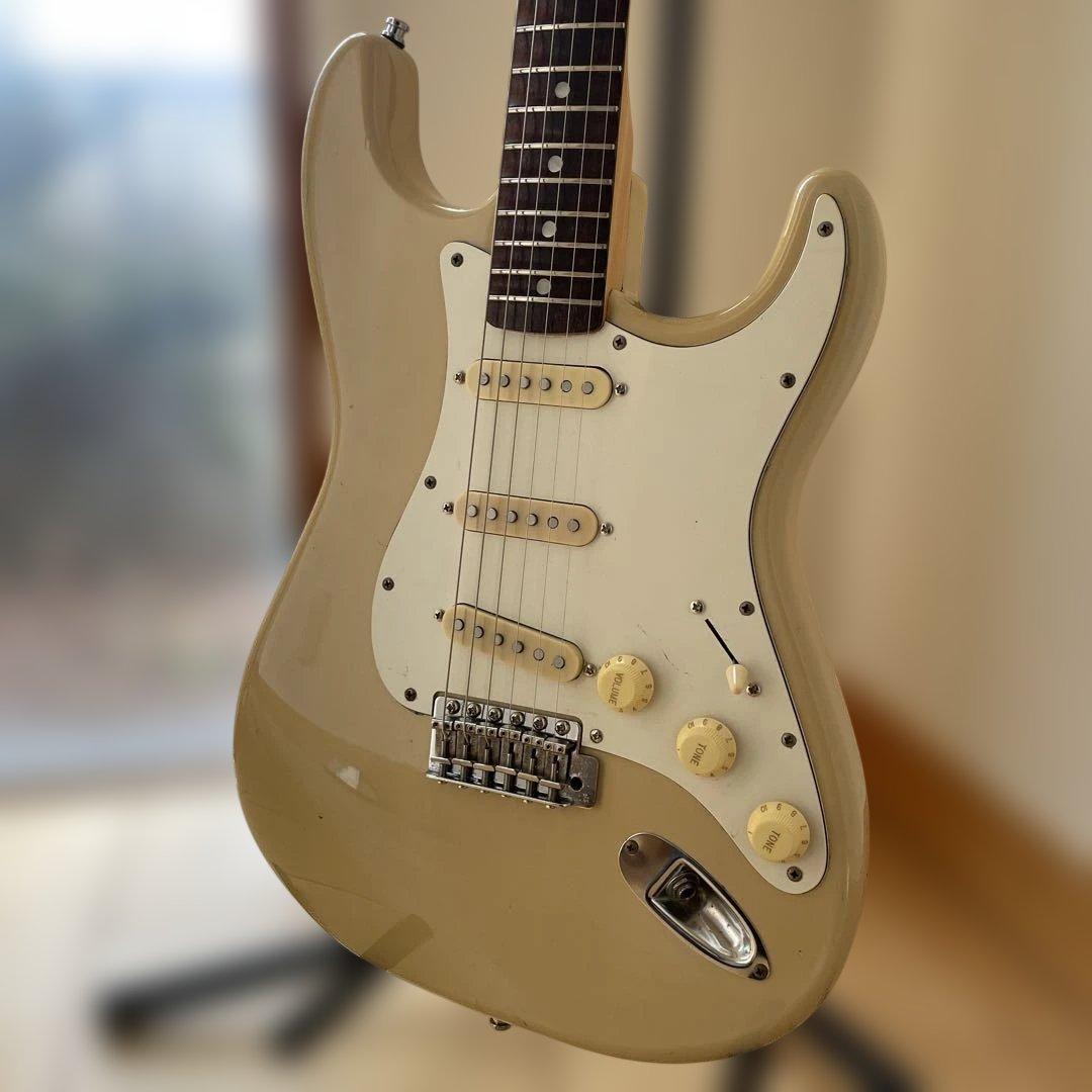 Tokai Stratocaster スキャロップ指板　SILVER STAR