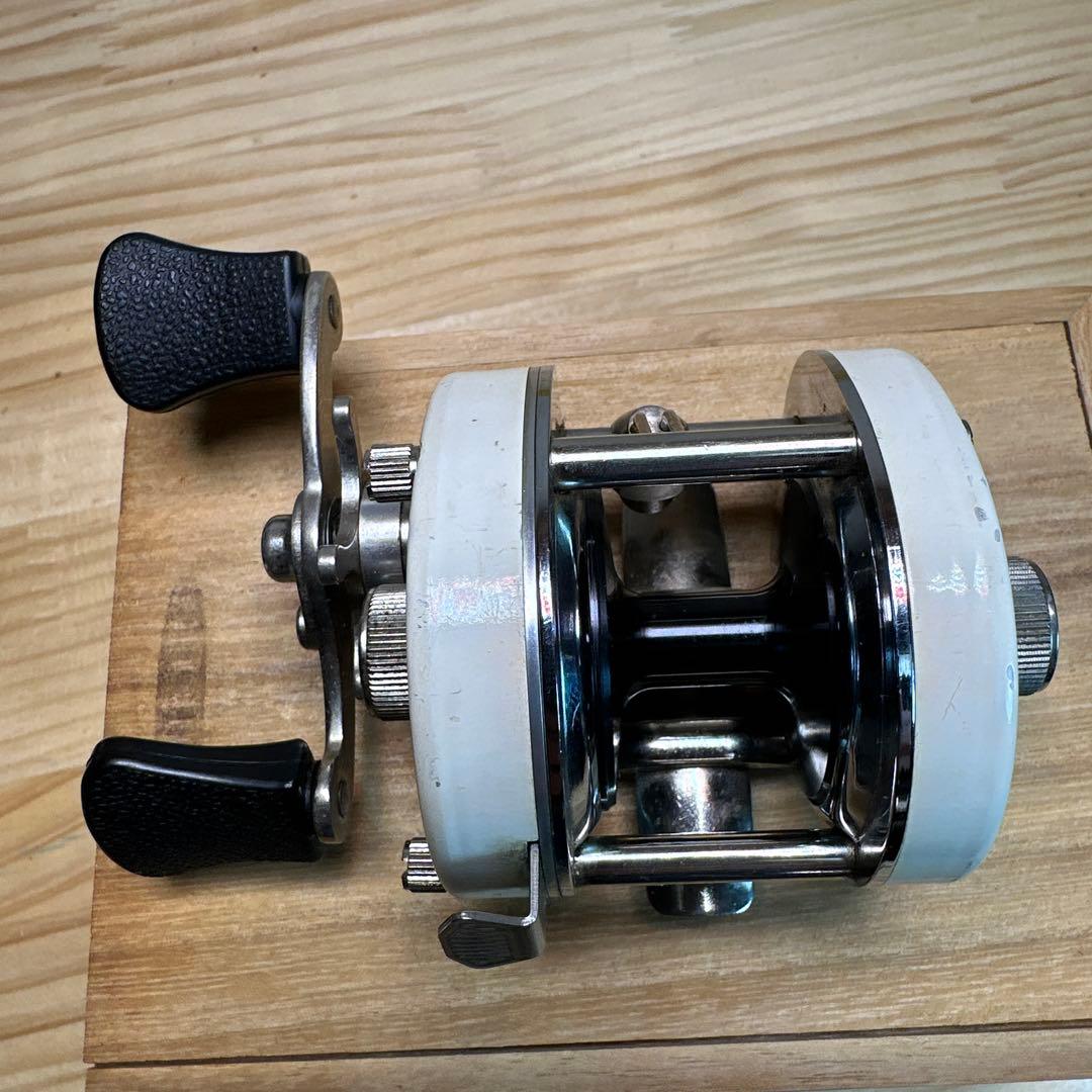 ロベルソンMaverick 3601 左巻きホワイト五十鈴 - メルカリ