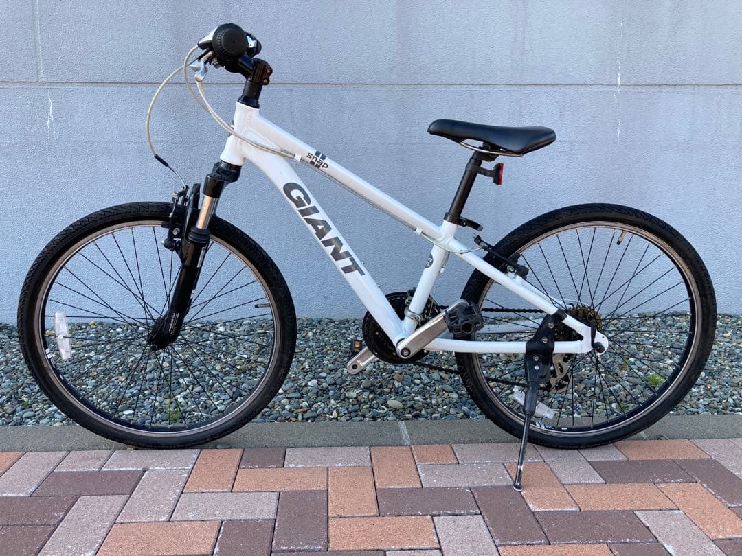 週末セール Giant SNAP ジャイアント MTB 24インチ 白 - メルカリ