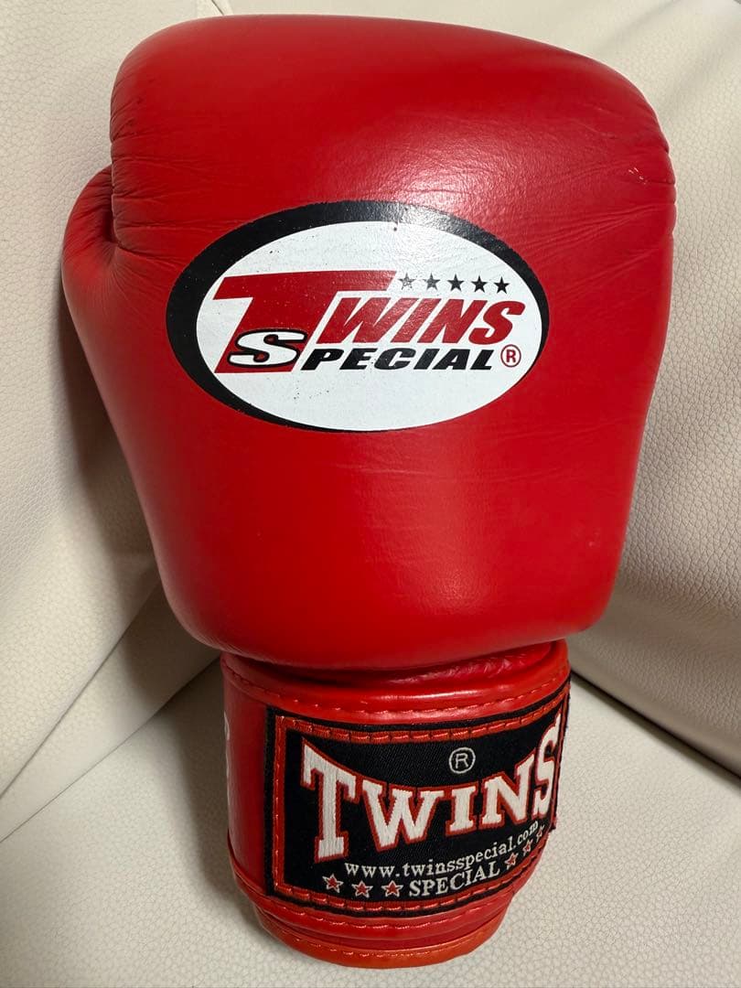 正規品 TWINS ツインズ ボクシンググローブ 6oz 赤 本革製 ムエタイ