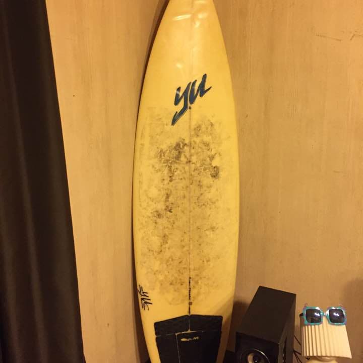 YU(上田義則)のショートボード オンフィン 25fru25113.jpg