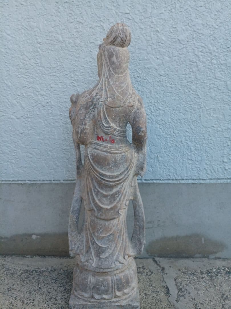 ロ*ン様 石仏 高さ約78cm 重さ約30キロ超 - メルカリ