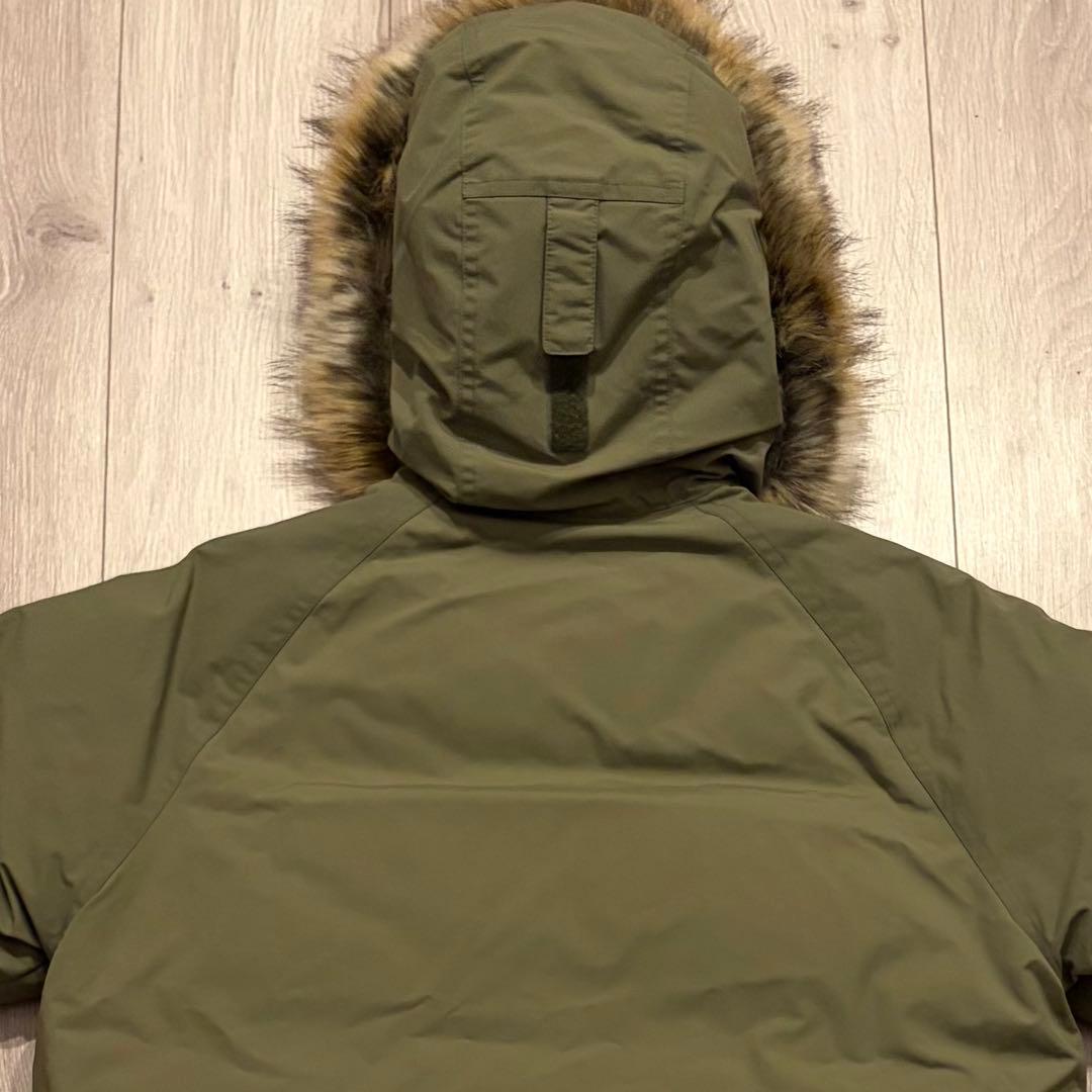 美品 人気カラー コロンビア タナナループダウンジャケット M 3204 カーキ