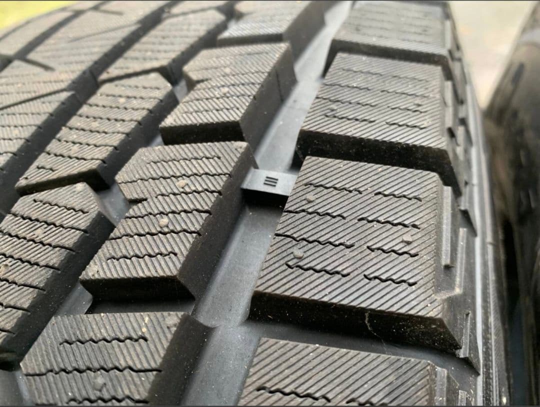 現行 限界お値下 ほぼ新品 315 75 16 スタッドレス タイヤ ランクル