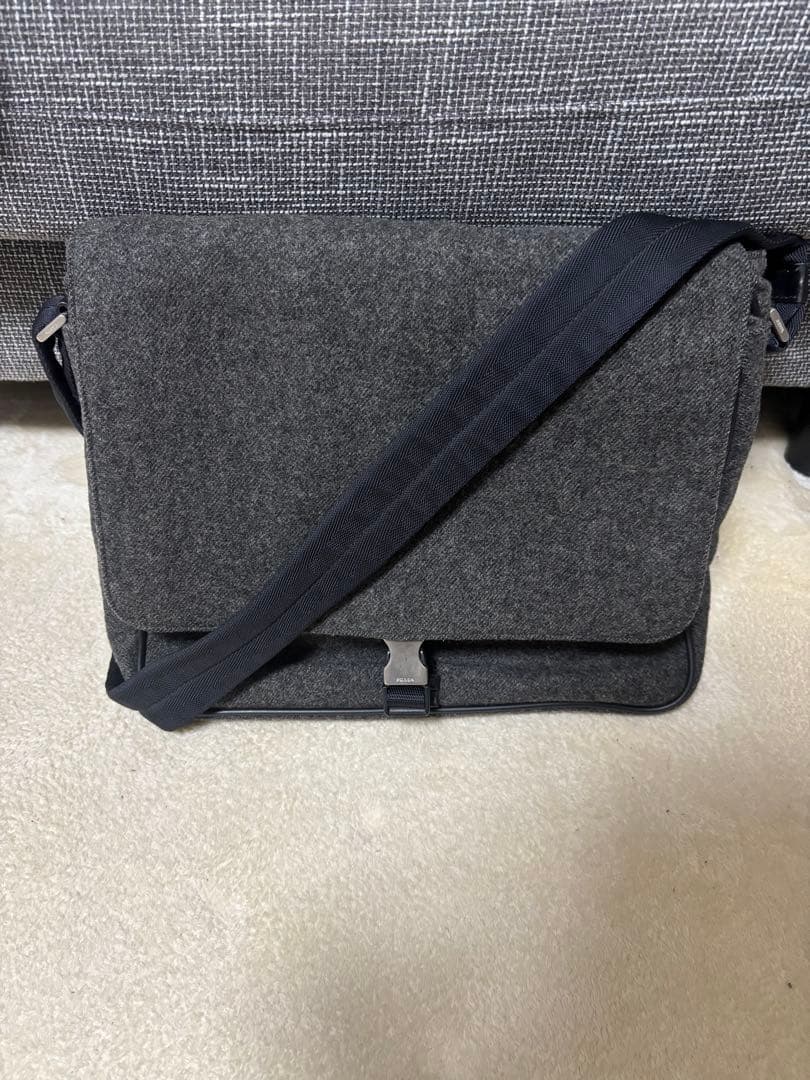 【美品】PRADA プラダ メッセンジャーバッグ ウール ユニセックス 美品】PRADA プラダ メッセンジャーバッグ ウール ユニセックス PRADA