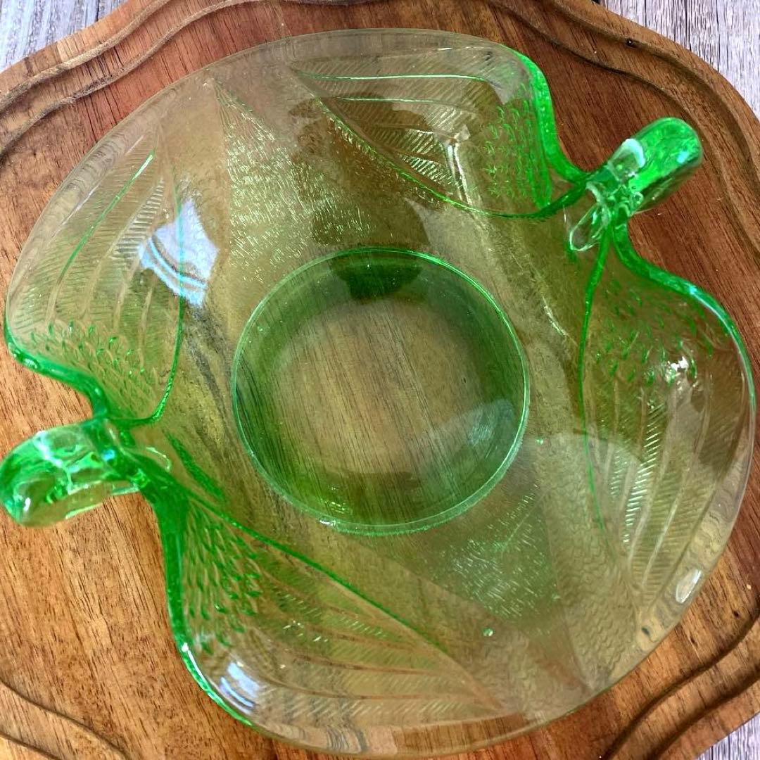 ウランガラス スワン キャンディディッシュ - メルカリ