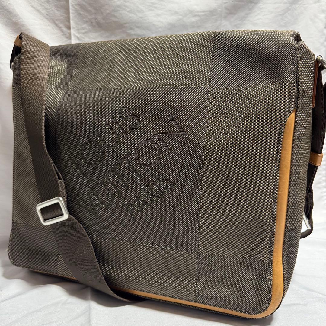 A4 ルイヴィトン　メッセンジャーバッグ　メサジュ　ダミエ　ジュアン ルー（LOUIS VUITTON） LOUIS VUITTON ダミエジェアン ルー テール