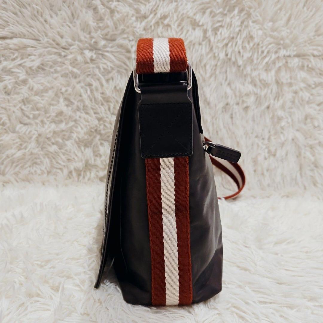 美品 バリー ショルダーバッグ メッセンジャバッグ クロスボディ