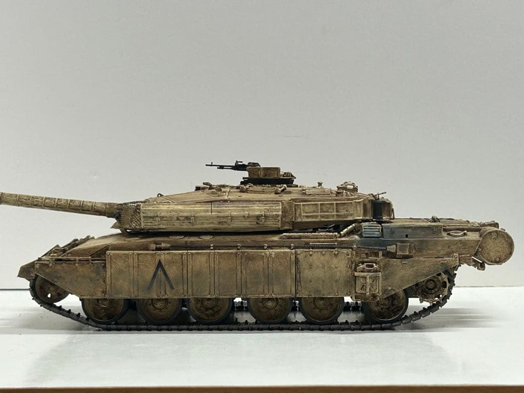 タミヤ　1/35 チャレンジャー1 mk.3 完成品 戦車　模型　プラモデル