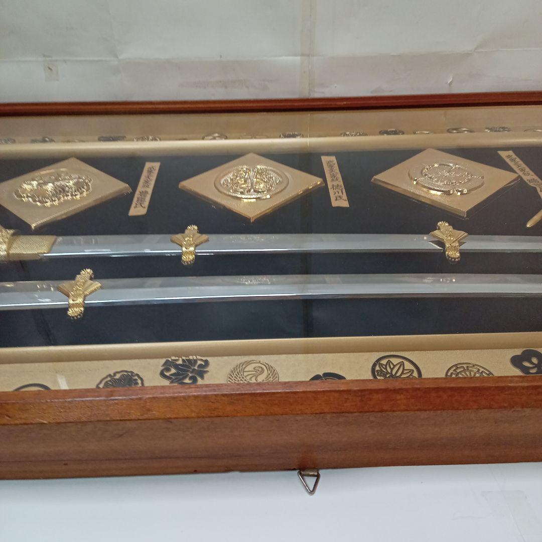 武家三大家家紋付き 徳川 織田 豊臣 名刀額飾り、模造刀、鍔、刀