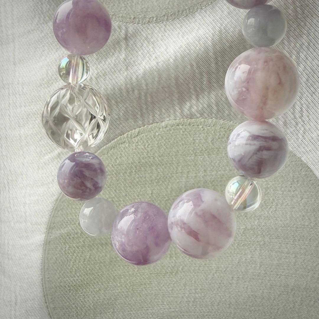 癒しと調和】フェザースコロライトの春ブレスレット(一点もの) - メルカリ
