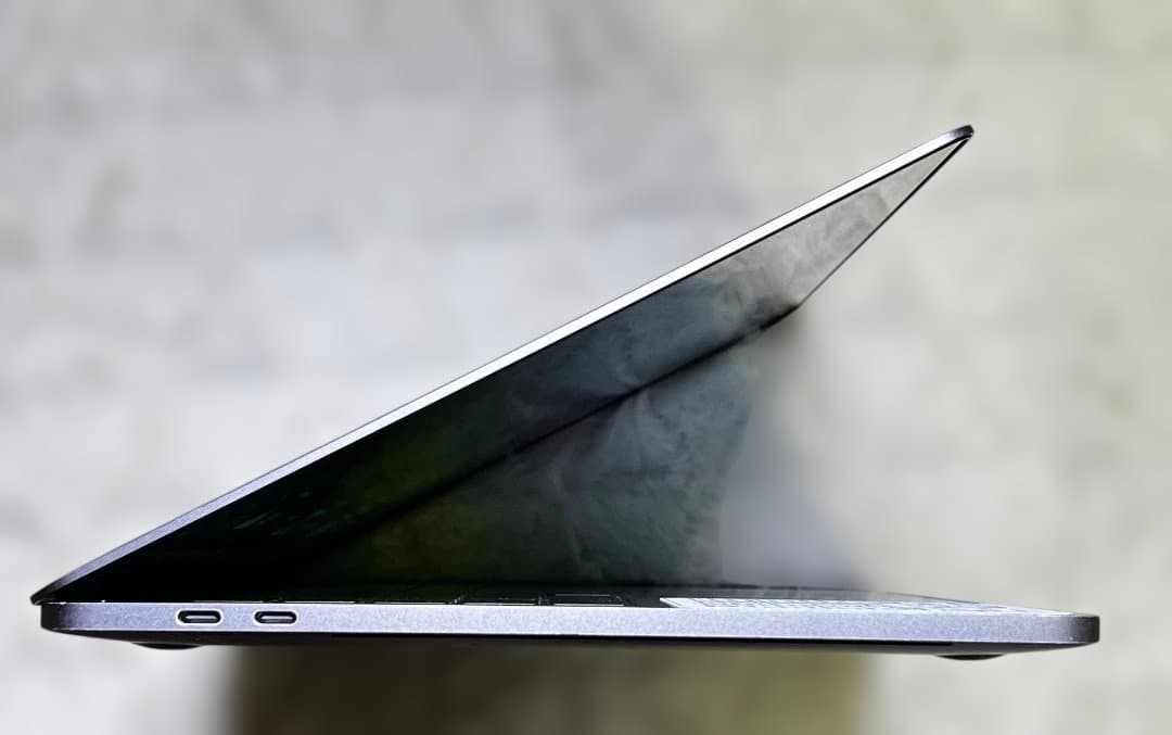 MacBook Pro 2019年モデル【CS6 /Office /Win11】 - メルカリ