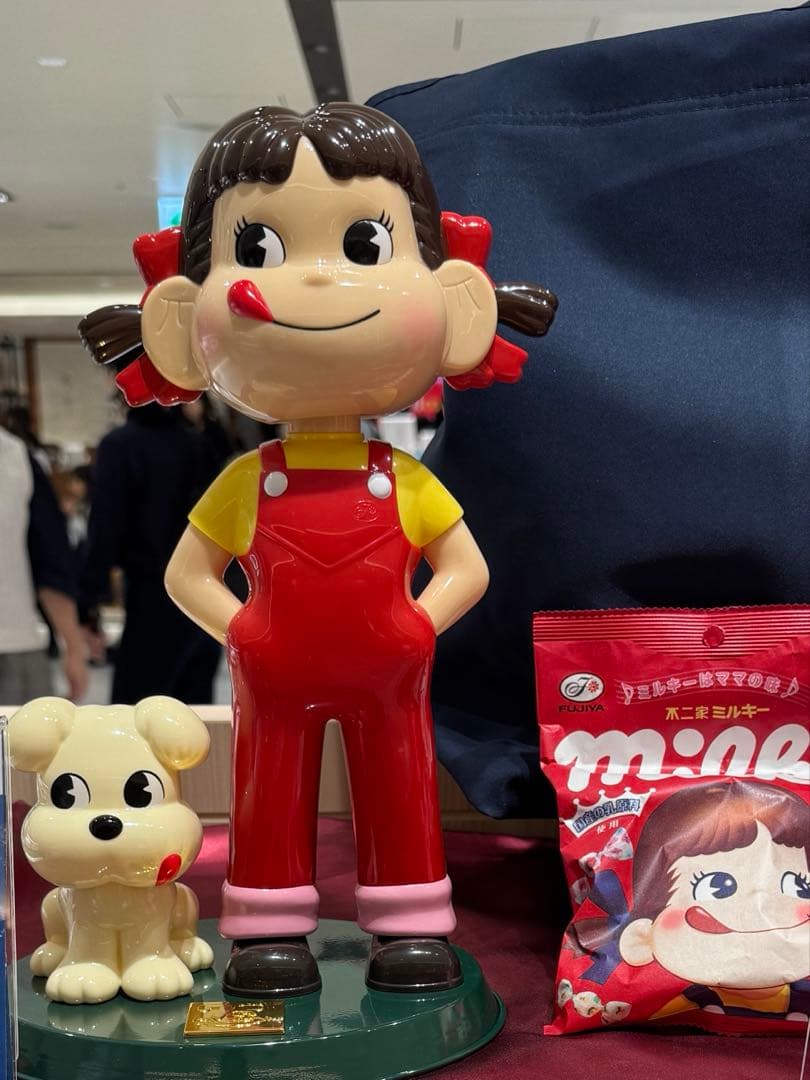 ペコちゃん 75周年記念版 首振り人形 - メルカリ