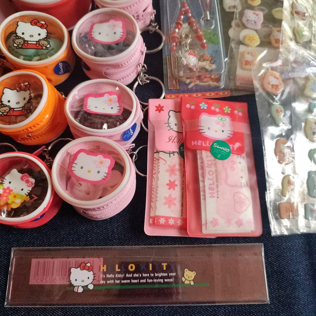 最終品　レトロハローキティホルダーポーチ　ストラップ　シール まとめて22点