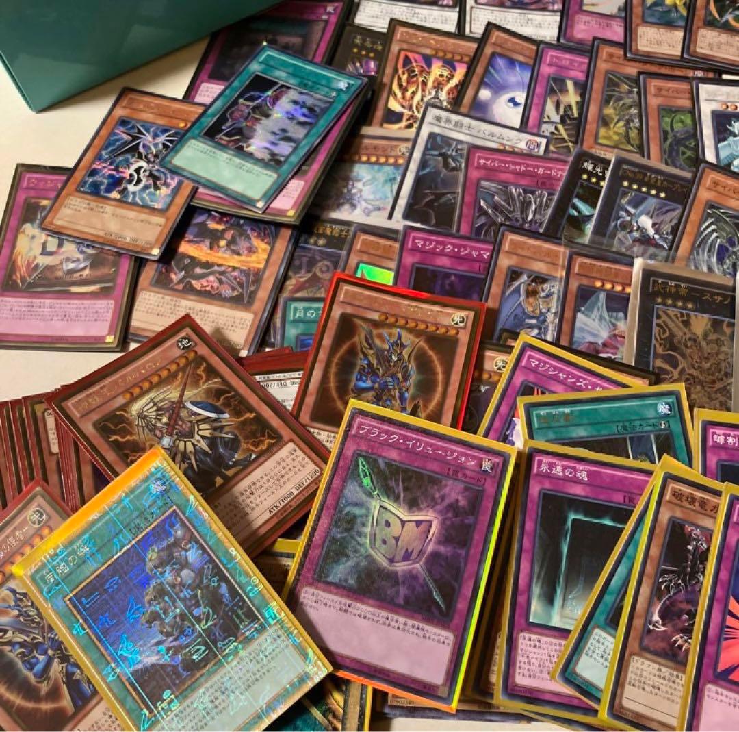 遊戯王カード トレカ箱付き 年代物1000枚弱 キラ レア多数