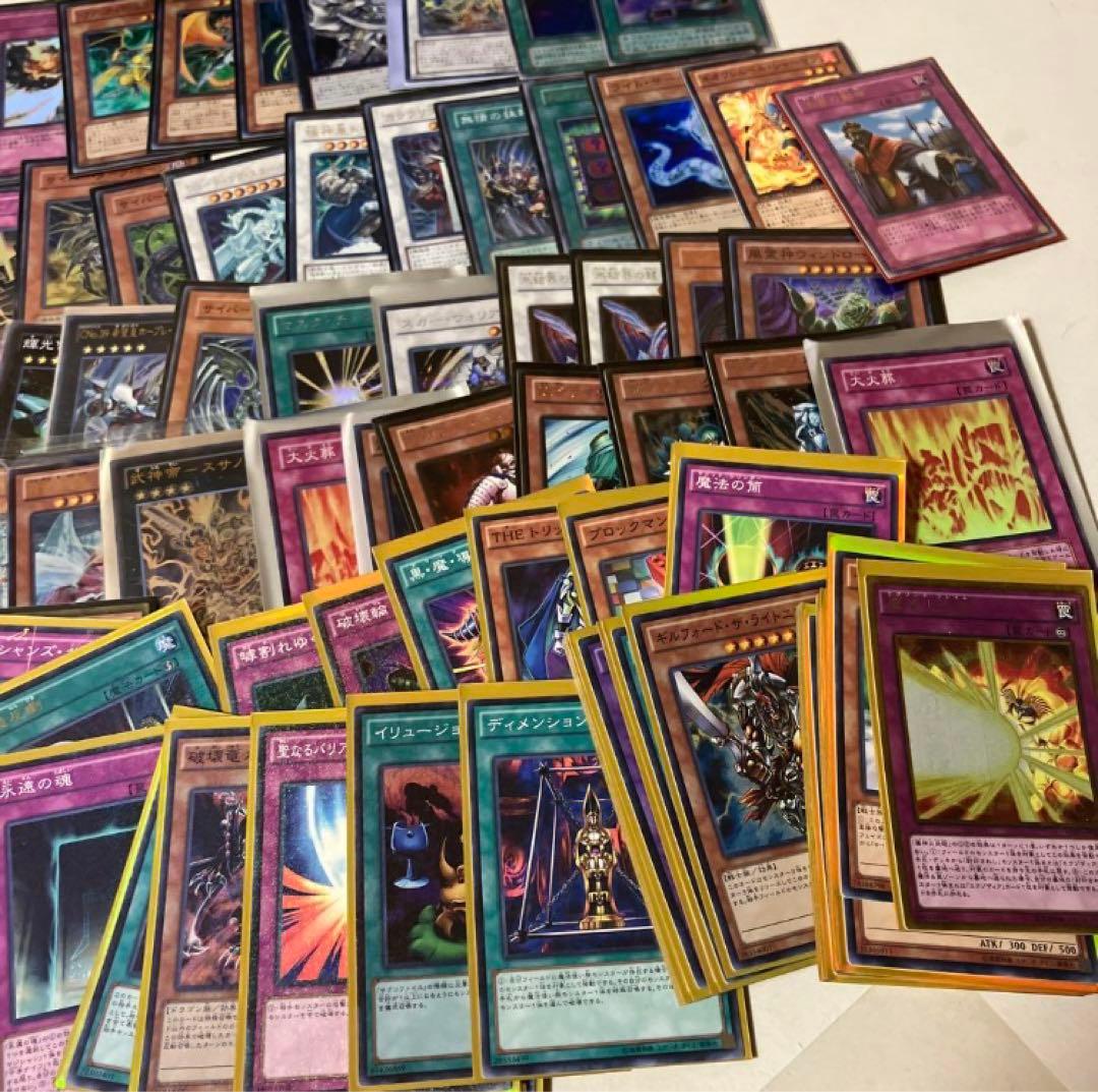 遊戯王カード トレカ箱付き 年代物1000枚弱 キラ レア多数