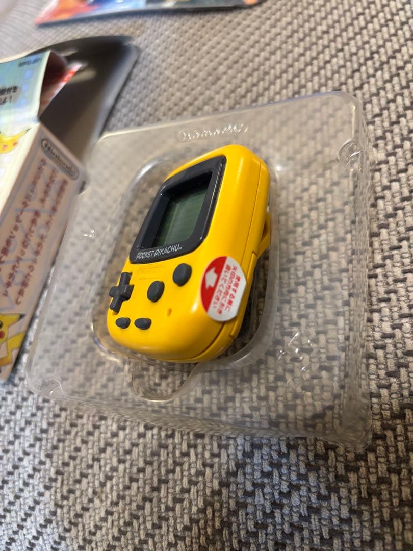 Nintendo ポケットピカチュウ 新品・箱など傷あり