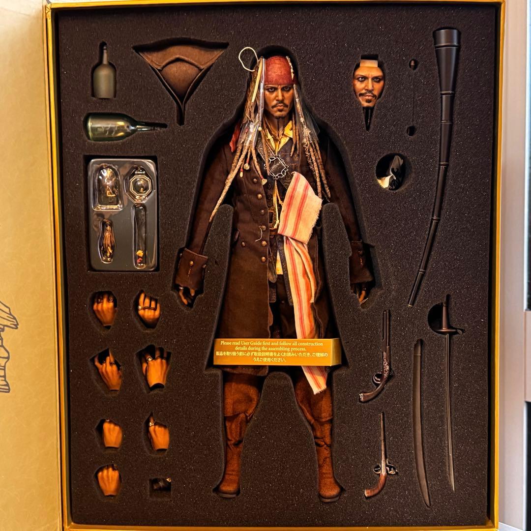 HOTTOYS 『パイレーツ・オブ・カリビアン』1/6ジャック・スパロウ
