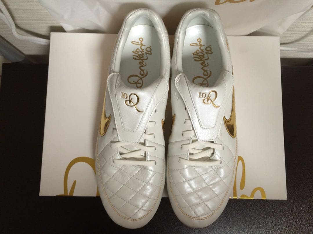 世界3000足限定 2015年発売 ティエンポレジェンド5 FG ロナウジーニョ