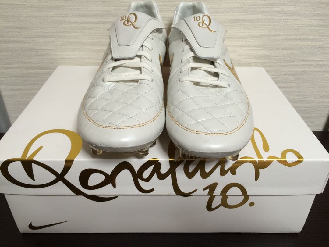 世界3000足限定 2015年発売 ティエンポレジェンド5 FG ロナウジーニョ