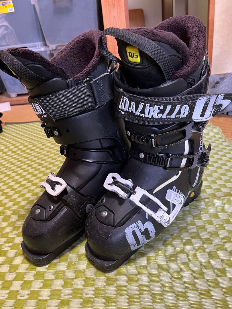 Dalbello 男性用スキー靴 黒 DALBELLO ダルベロ スキーブーツ メンズ レディース 2026 CABRIO MV