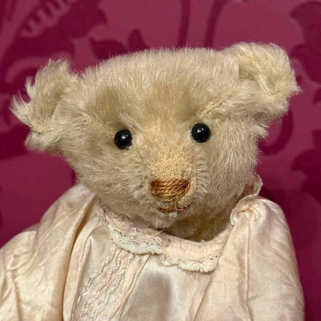 シュタイフ Steiff アンティークテディベア　ホワイト　22cm 日本限定「シュタイフ」の愛くるしいテディベアが登場 | 家庭画報.com