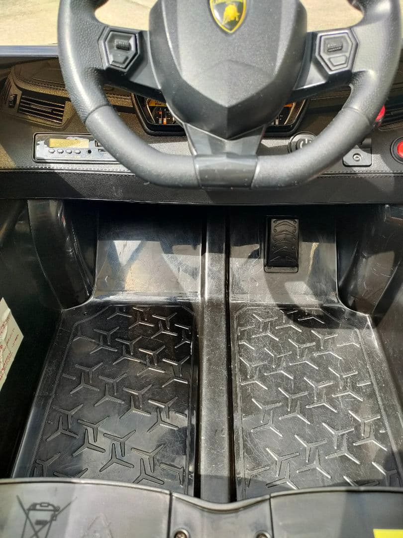 電動乗用玩具 ランボルギーニ アヴェンタドール SV ロードスター 子供用