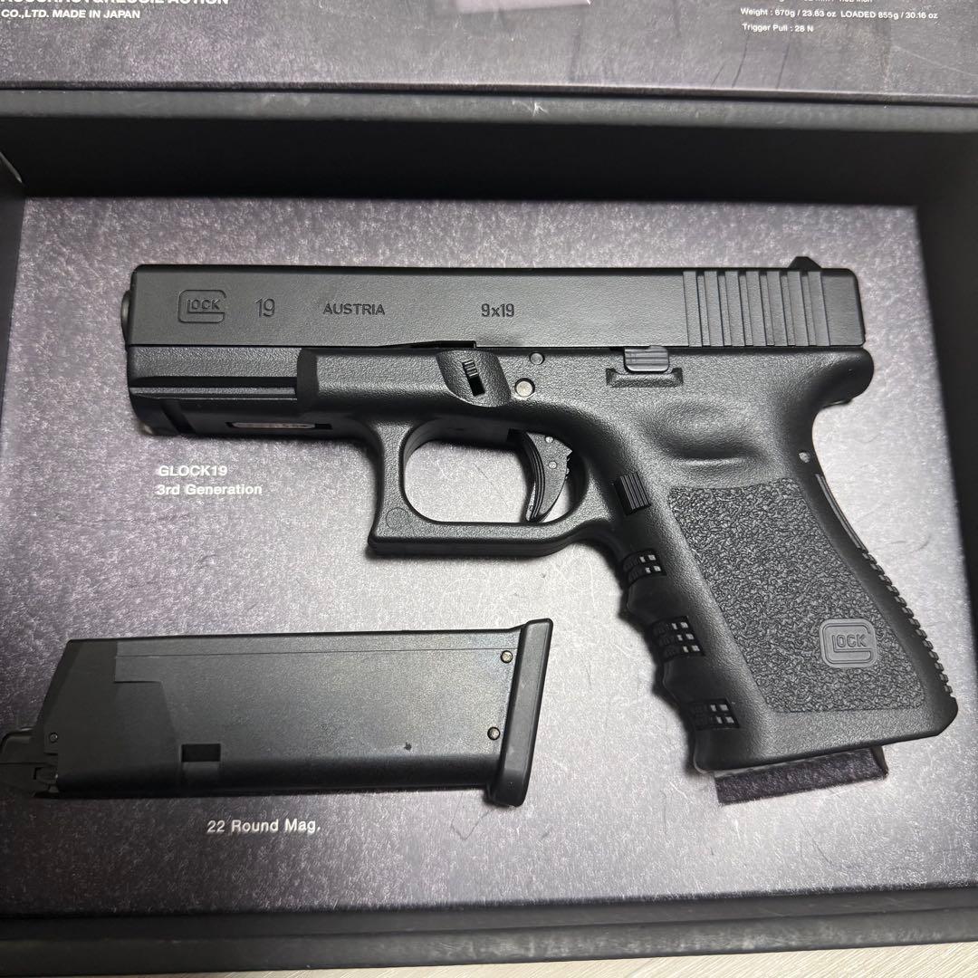 GLOCK 19 gen3 ロングマガジン2本、予備マガジン1本付き