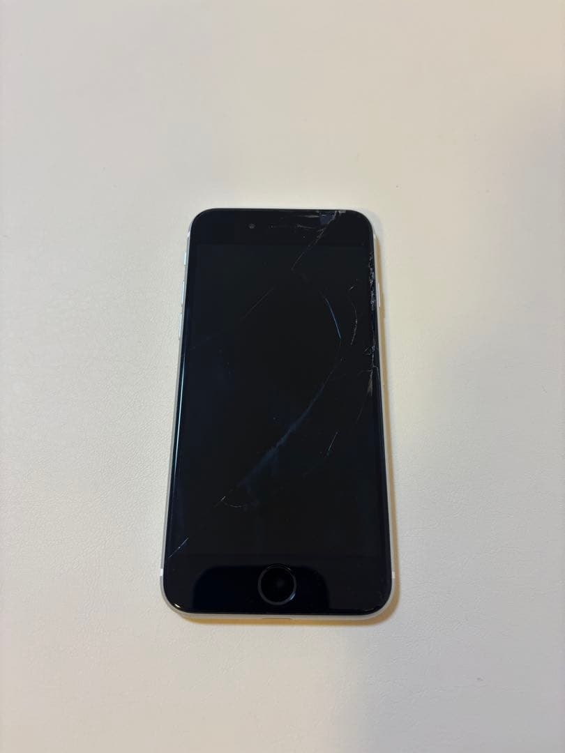 simフリー Iphone SE 第二世代 64GB ホワイト【ジャンク品】