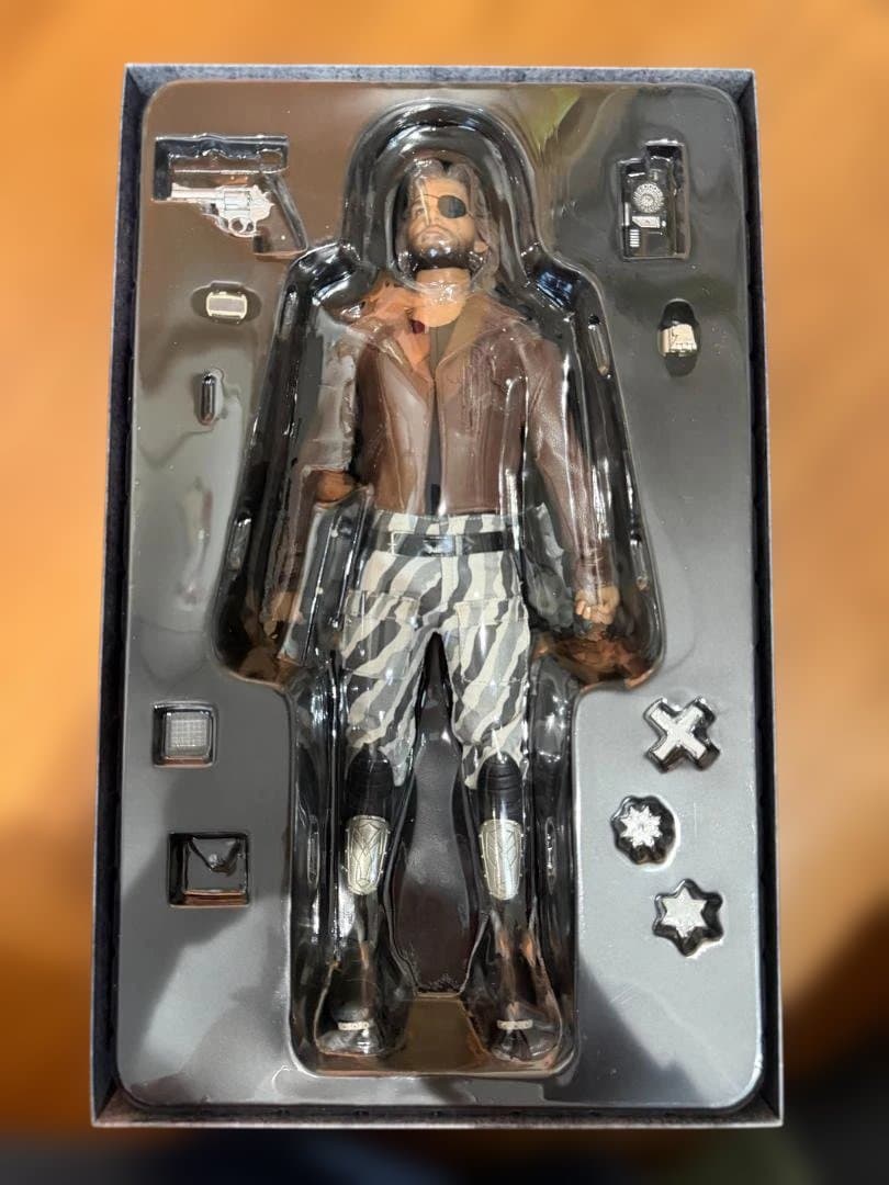 ESCAPE FROM NEW YORK シックススケール フィギュア