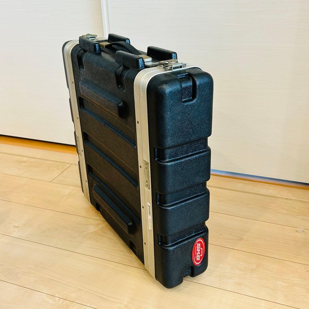 LINE6 POD XT PRO + SKB 2Uラックケース　エフェクター