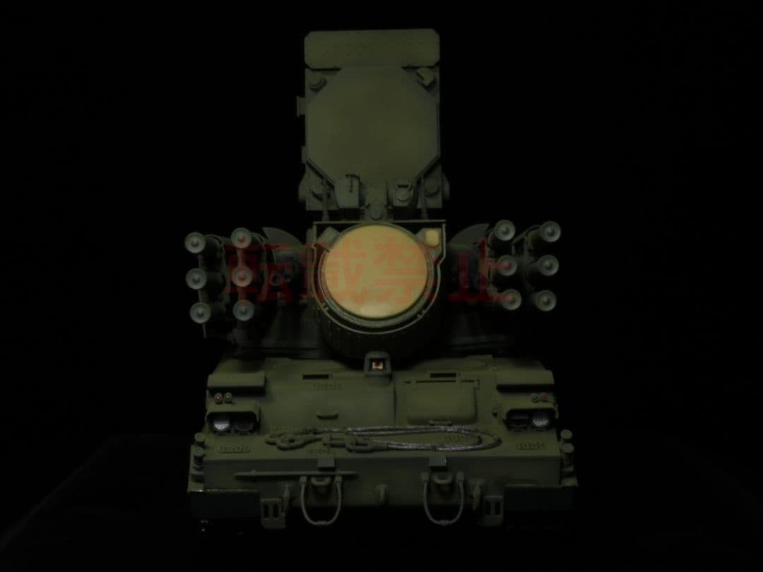 【完成品】 1/35 ロシア軍 パーンツィリS1 プラモデル トランペッター