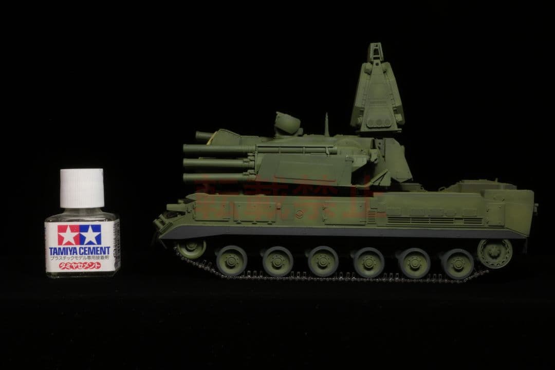 【完成品】 1/35 ロシア軍 パーンツィリS1 プラモデル トランペッター