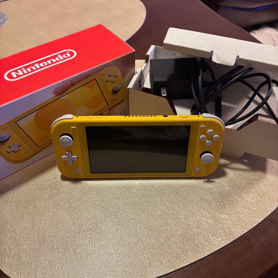 Nintendo Switch Lite イエロー 充電器付き