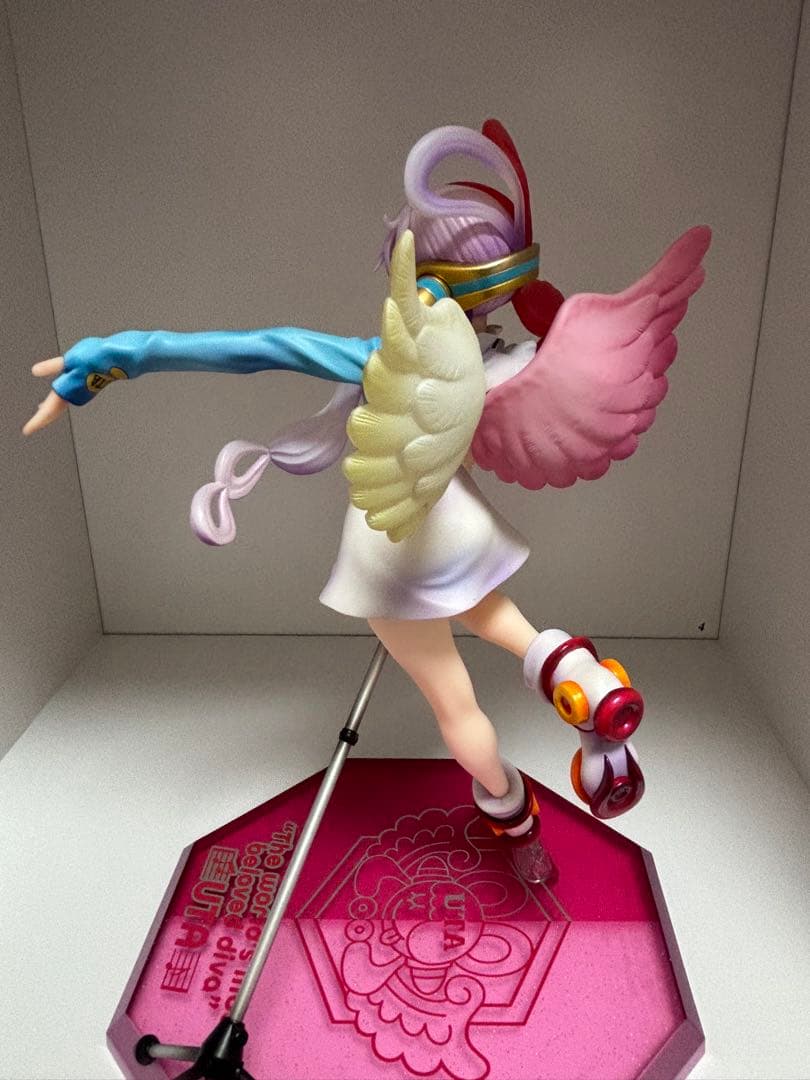 ONE PIECE ウタ　フィギュア　POP　世界の歌姫