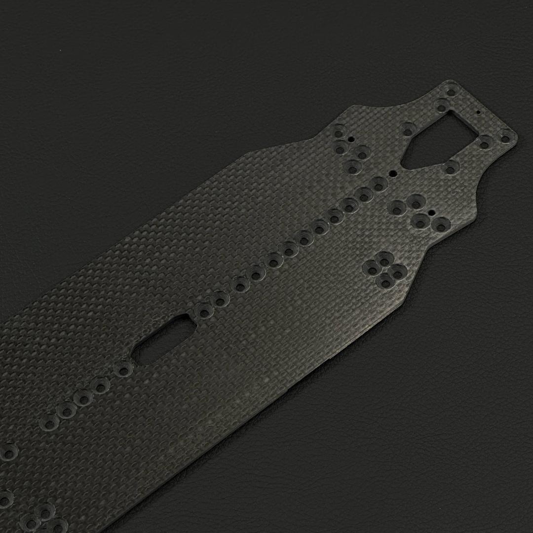 特注品 ヨコモ BD-11 専用設計 2.2mm 厚 カーボンシャー m2127