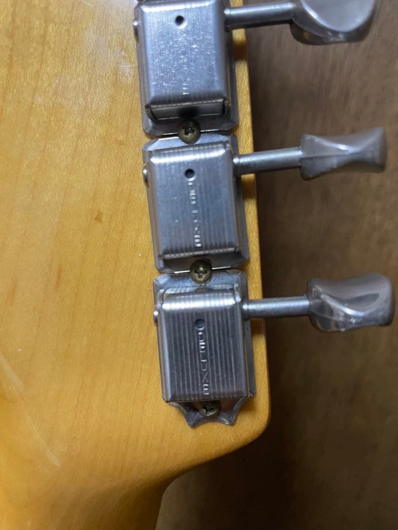 フェルナンデス　リバイバルシリーズ　RST64 ストラトキャスター　消えロゴ