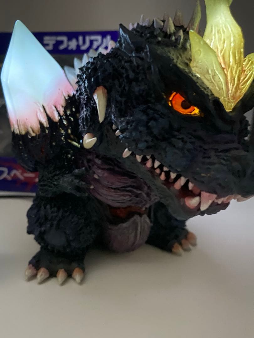 デフォリアル　スペースゴジラ LEDライト付き 限定版