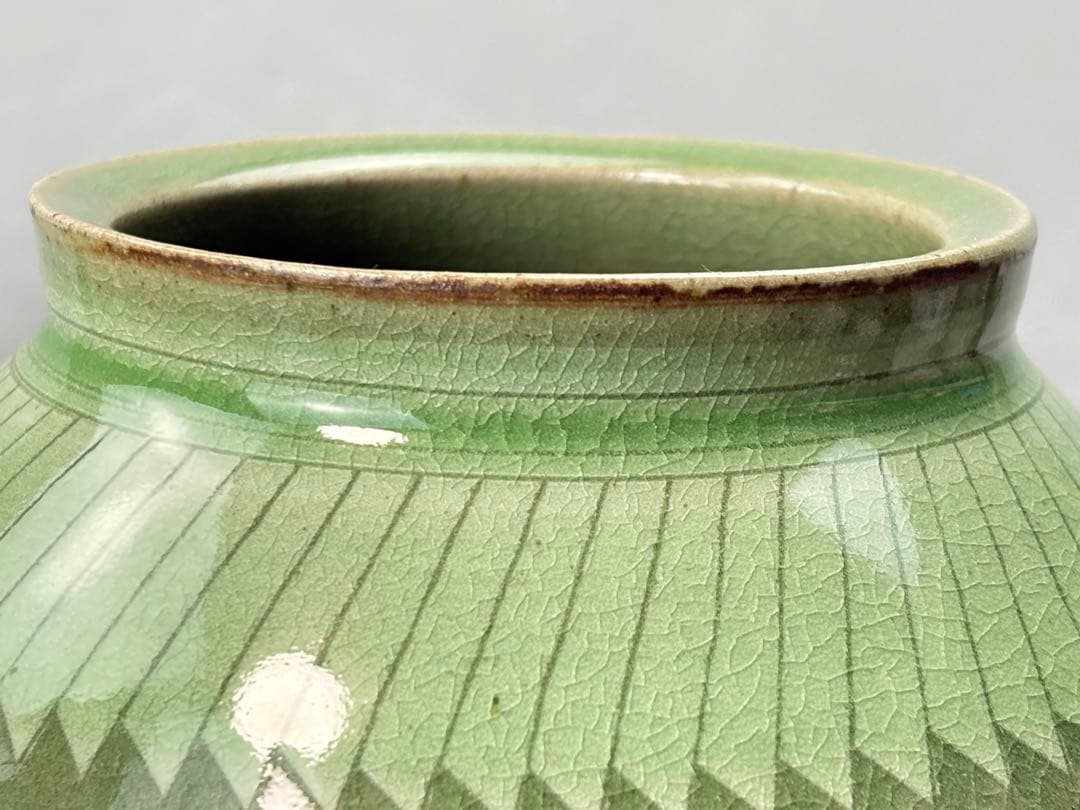 未使用】美濃雅山窯【中島正雄】作 青磁鶴紋 花瓶 共箱栞付 R811128